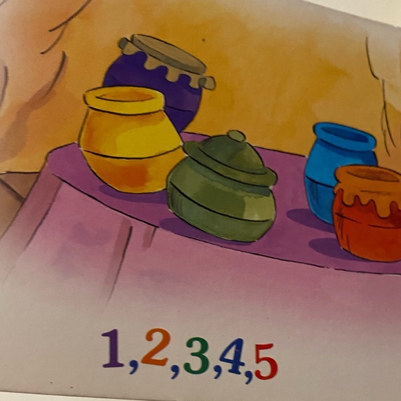 DISNEY’S Pooh Counts to Five Book, Educational Book Toy with Resin Bear & Hearts - Picture 5 of 6